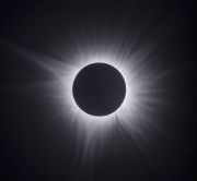 Total-Solar-Eclipse-with-full-corona